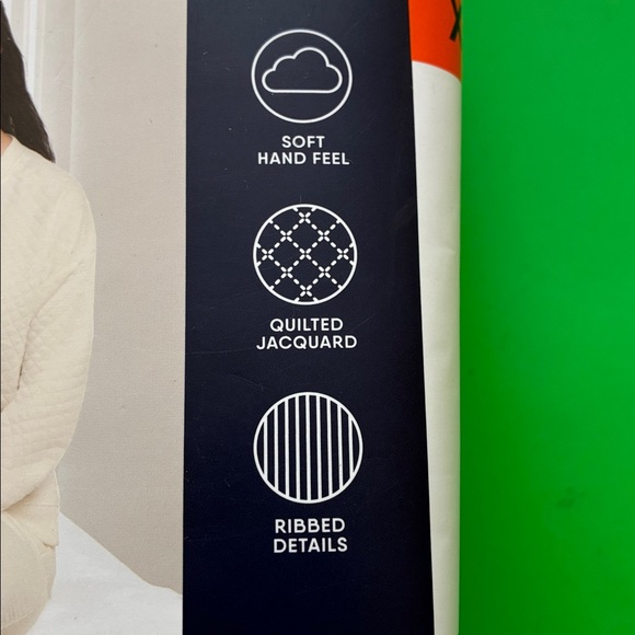 Lands’ End  - 2-PIECE QUILTED LOUNGE SET - Picture 4 of 7